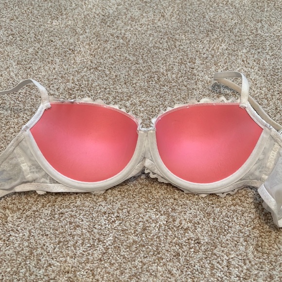 Beautiful white Date Push Up - Picture 4 of 4